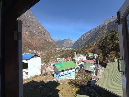 Tseten'S Inn Lachung Exterior photo